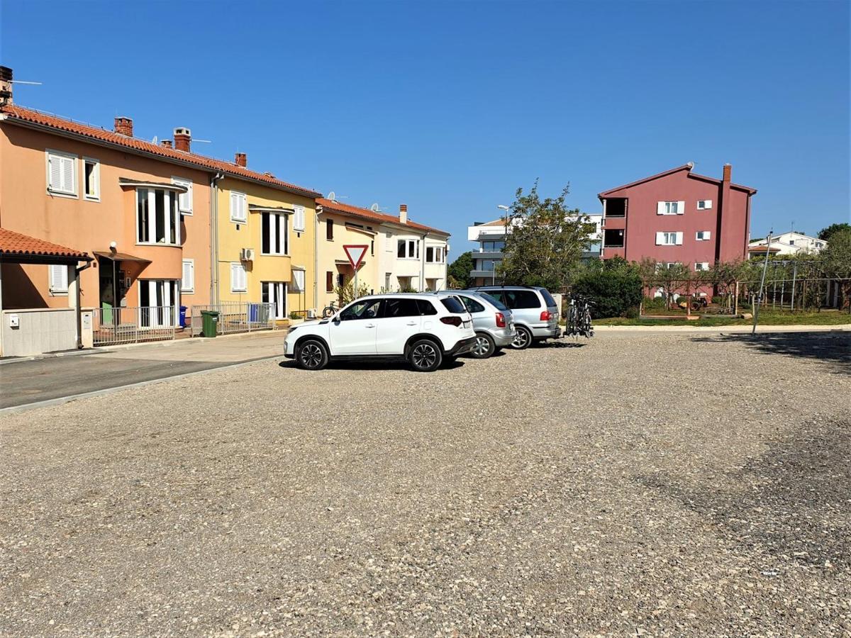Apartments Aurora Near Beach Medulin Exterior foto
